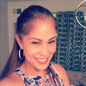 Meet your Posher, Iris